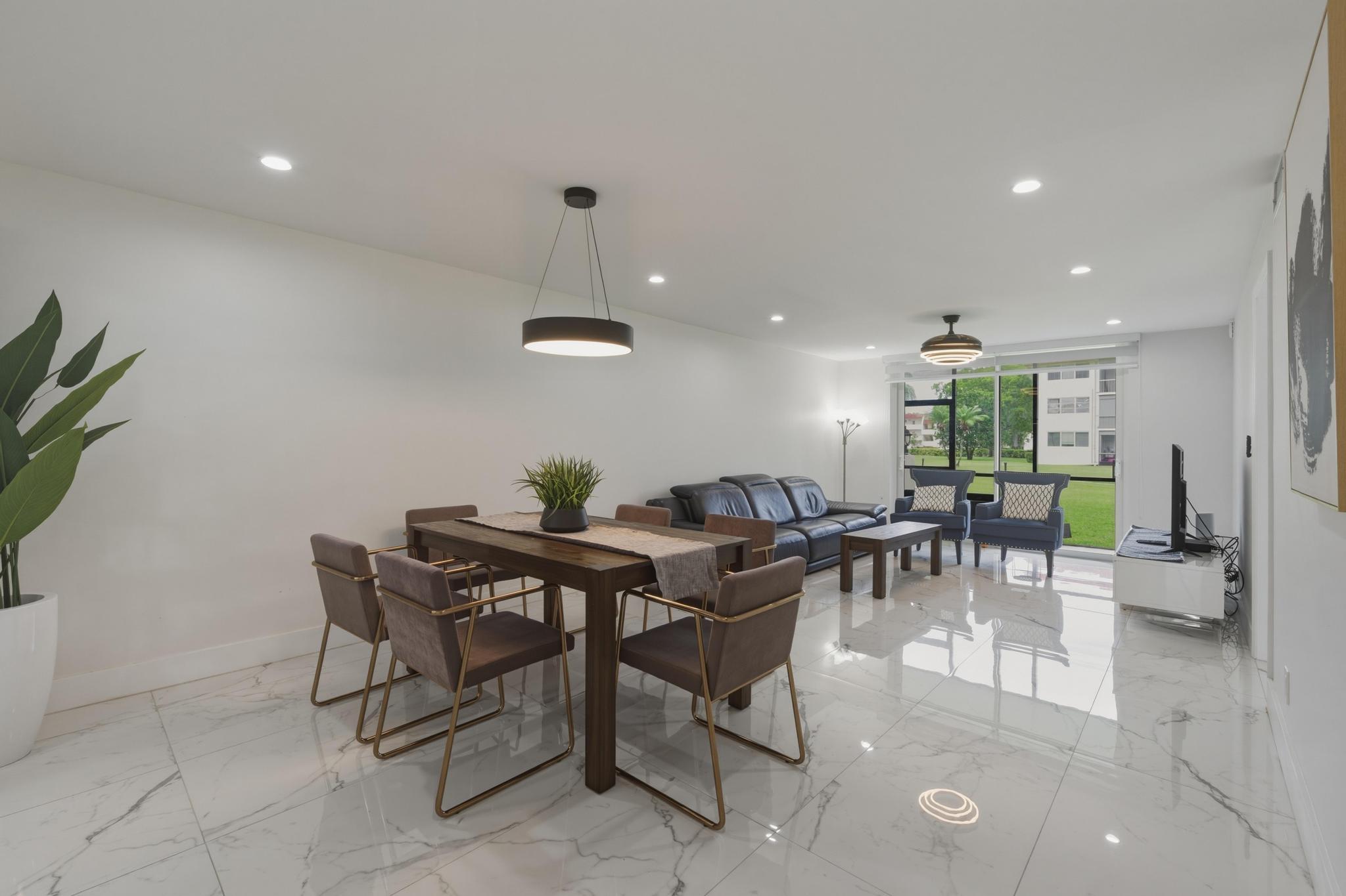 9523 N Hollybrook Lake Drive 103, Pembroke Pines FL 33025