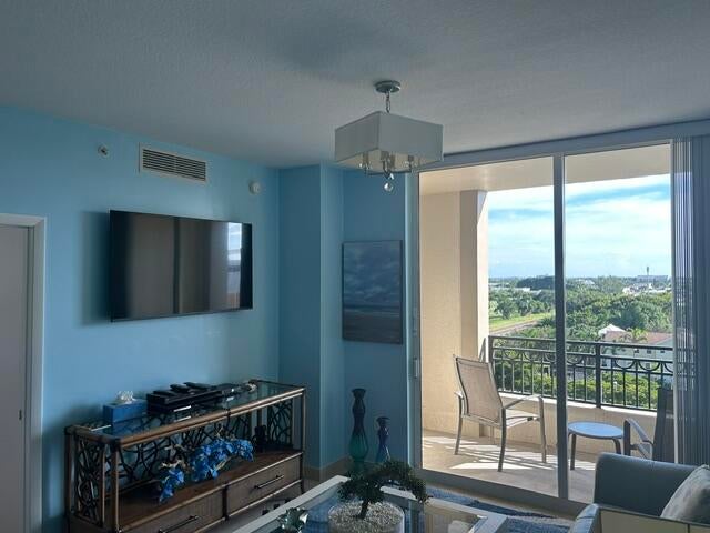 550 OKEECHOBEE Boulevard 725