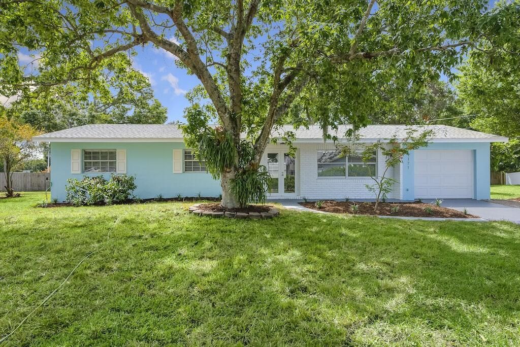 Photo of 1171 27th Avenue, Vero Beach, FL 32960 (MLS # R10874469)