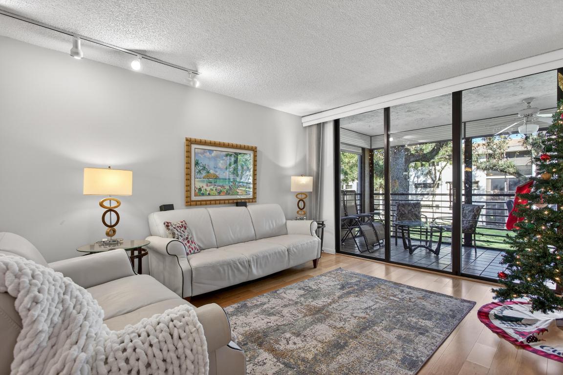 BONAIRE AT WOODMONT NO 4 - Residential