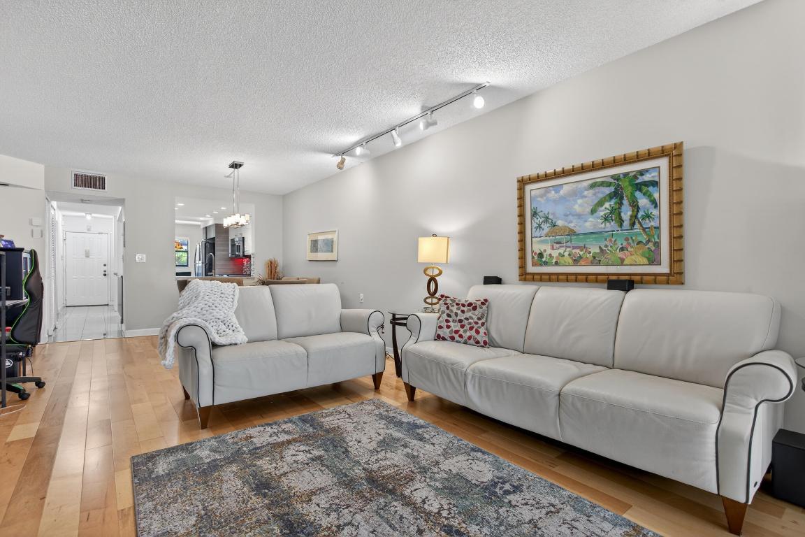 BONAIRE AT WOODMONT NO 4 - Residential