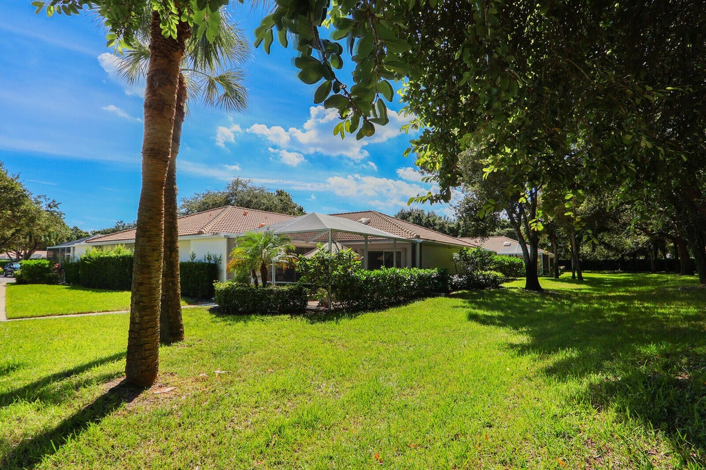 Photo of 8701 CHAPMAN OAK Court, Palm Beach Gardens, FL 33410 (MLS # B26087674)