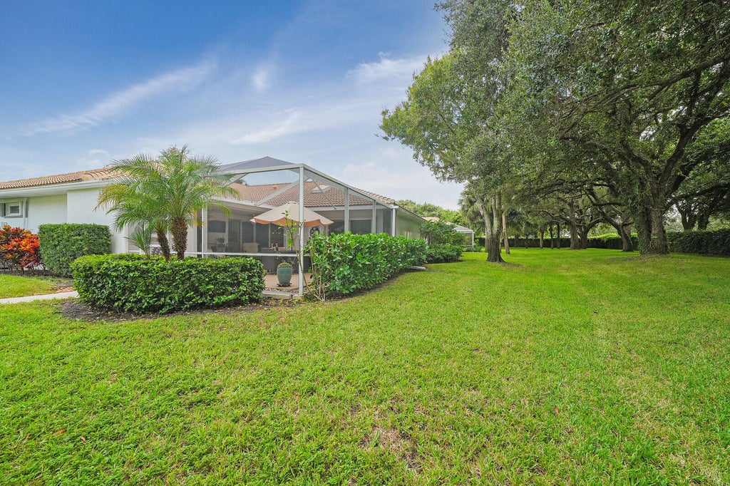 Photo of 8701 CHAPMAN OAK Court, Palm Beach Gardens, FL 33410 (MLS # B26087674)