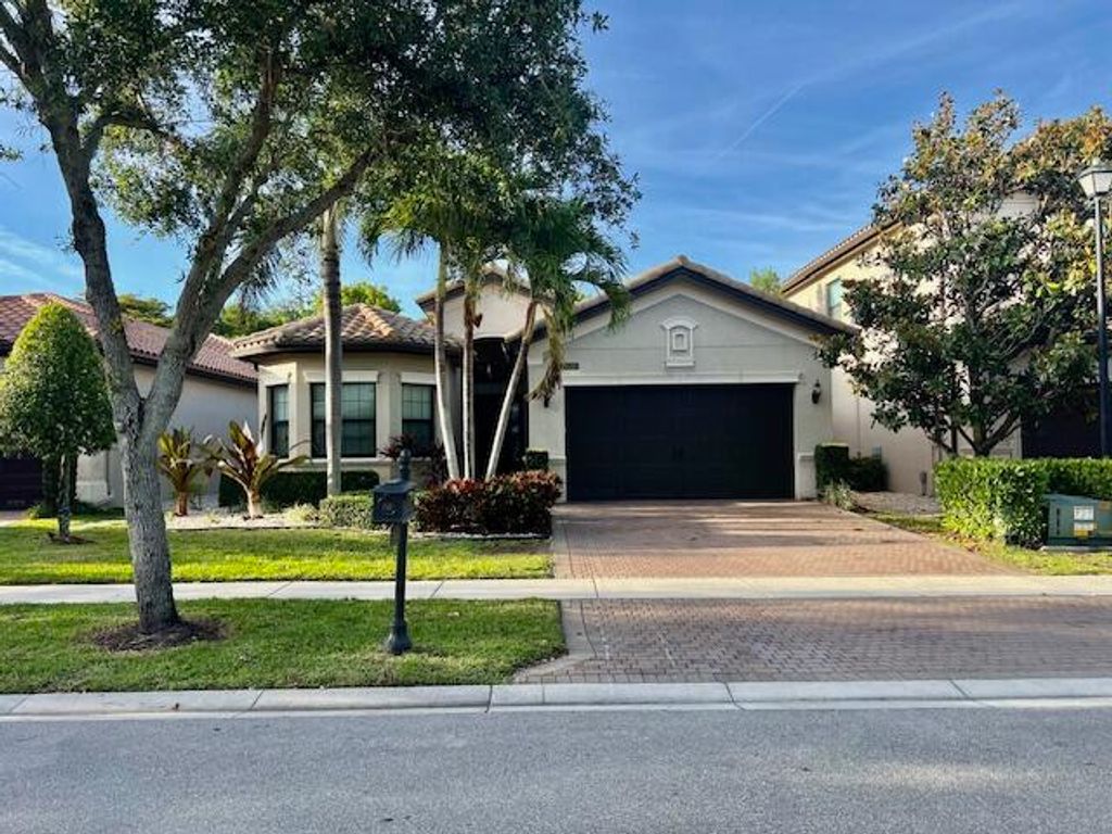 Photo of 16538 Gateway Bridge Drive, Delray Beach, FL 33446 (MLS # R10974629)