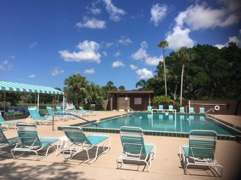 A home in Lake Worth