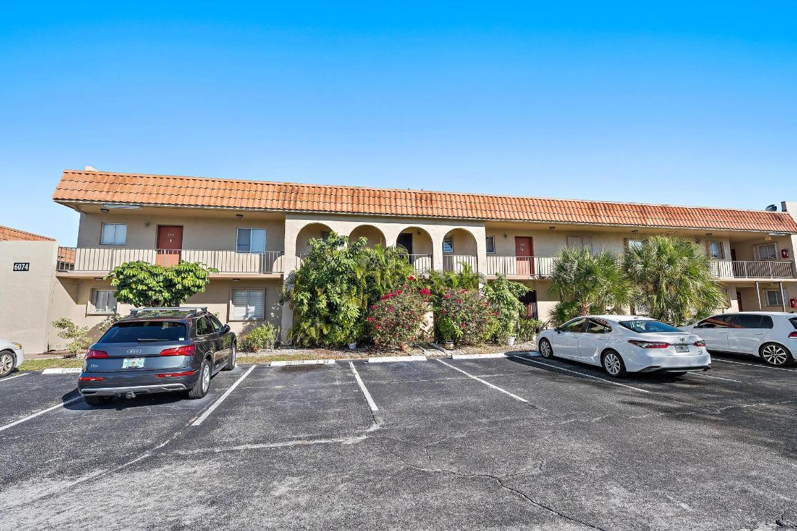 FOREST HILL GARDENS CONDO - Residential