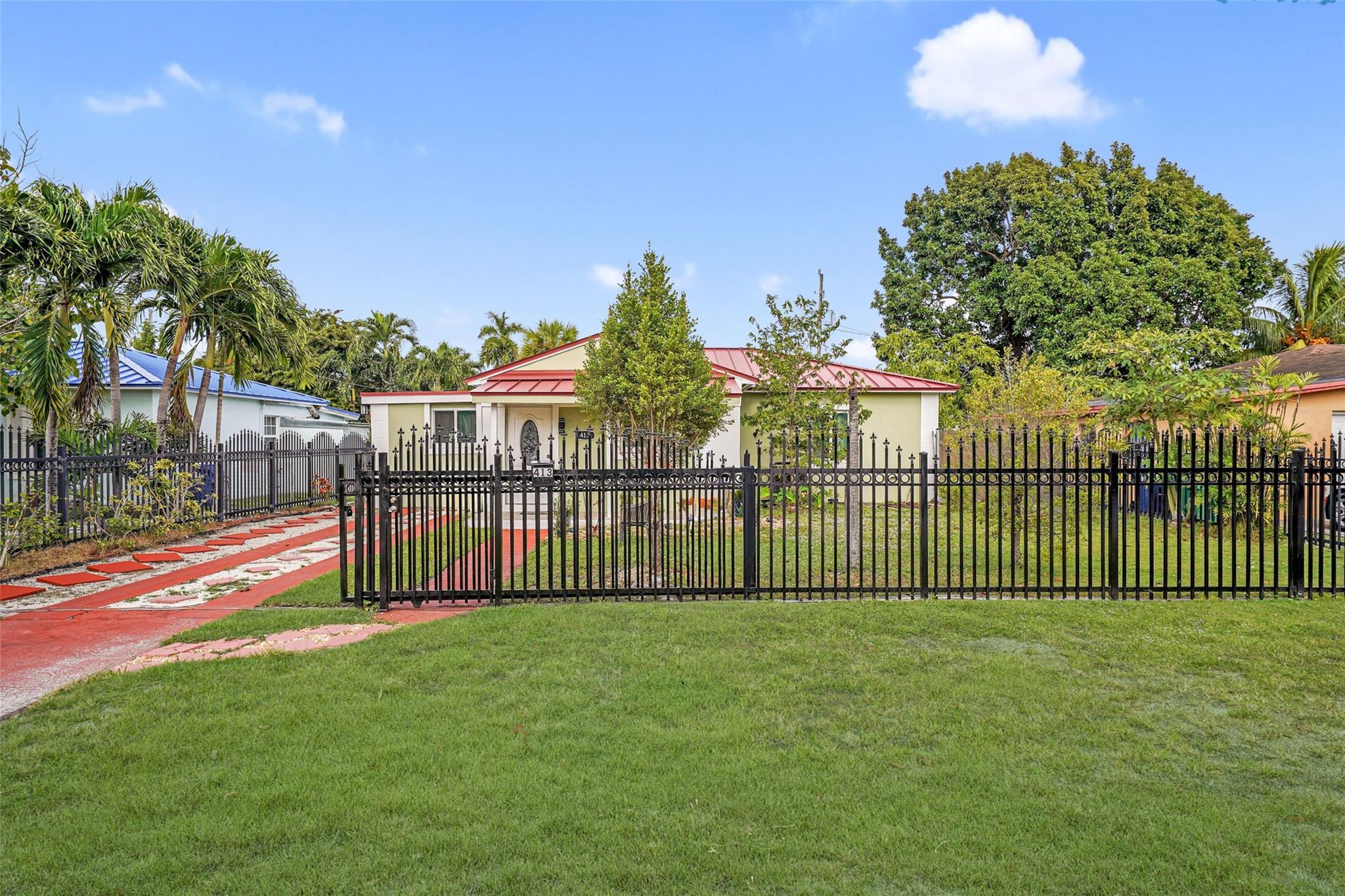 SHORES ESTATES - Residential