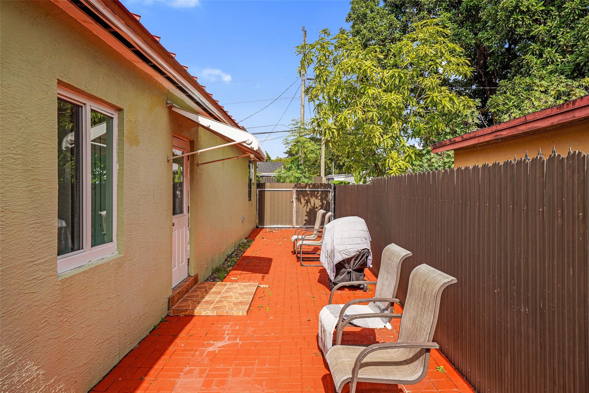 SHORES ESTATES - Residential