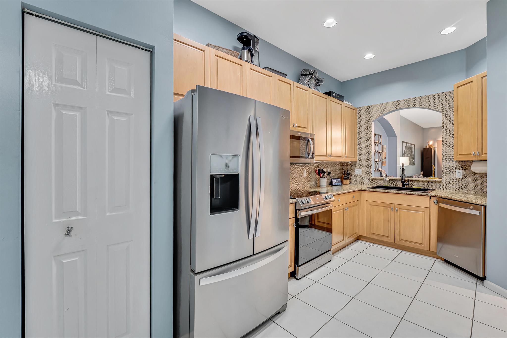 PALM ISLES WEST - Residential