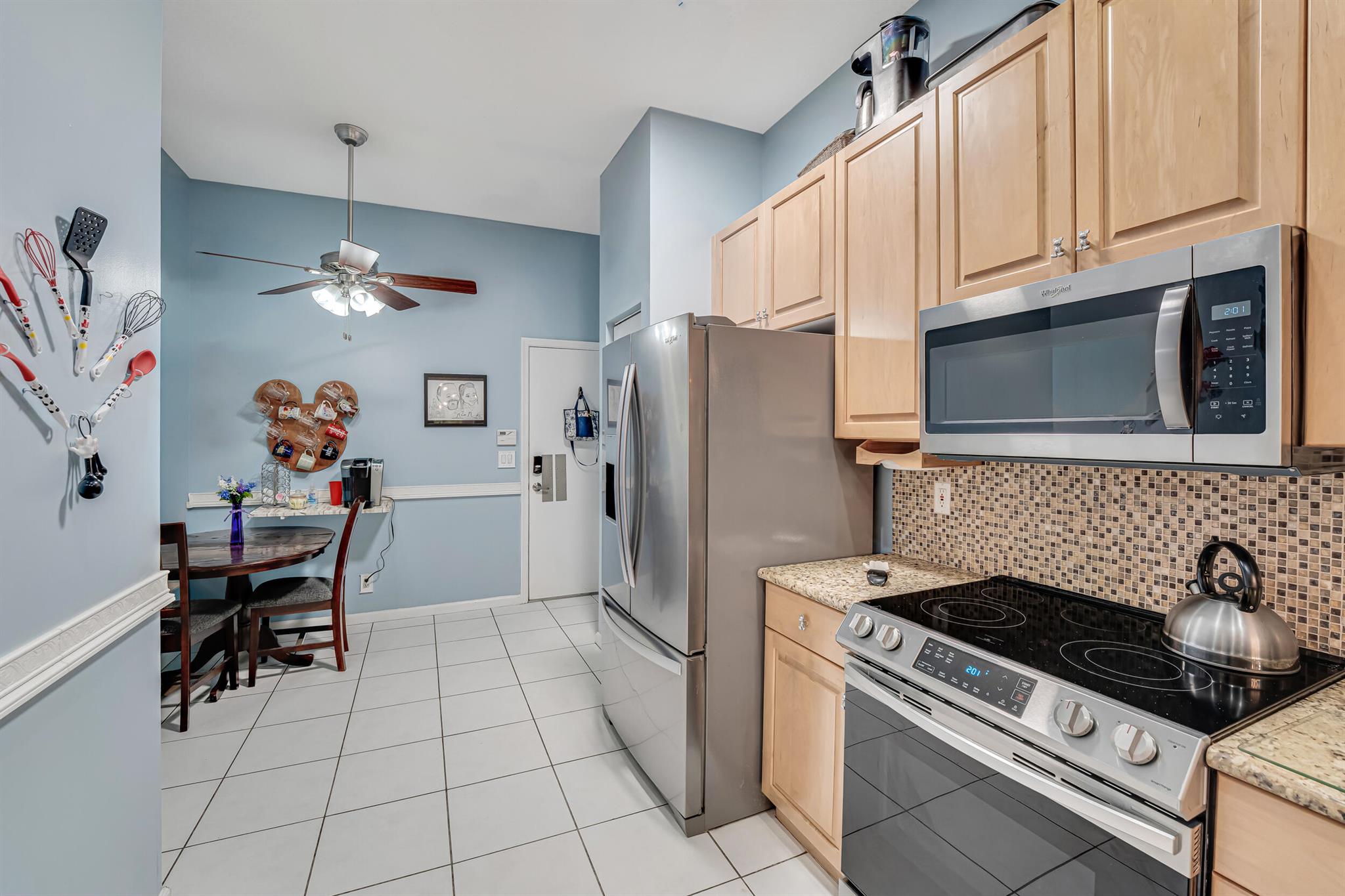 PALM ISLES WEST - Residential