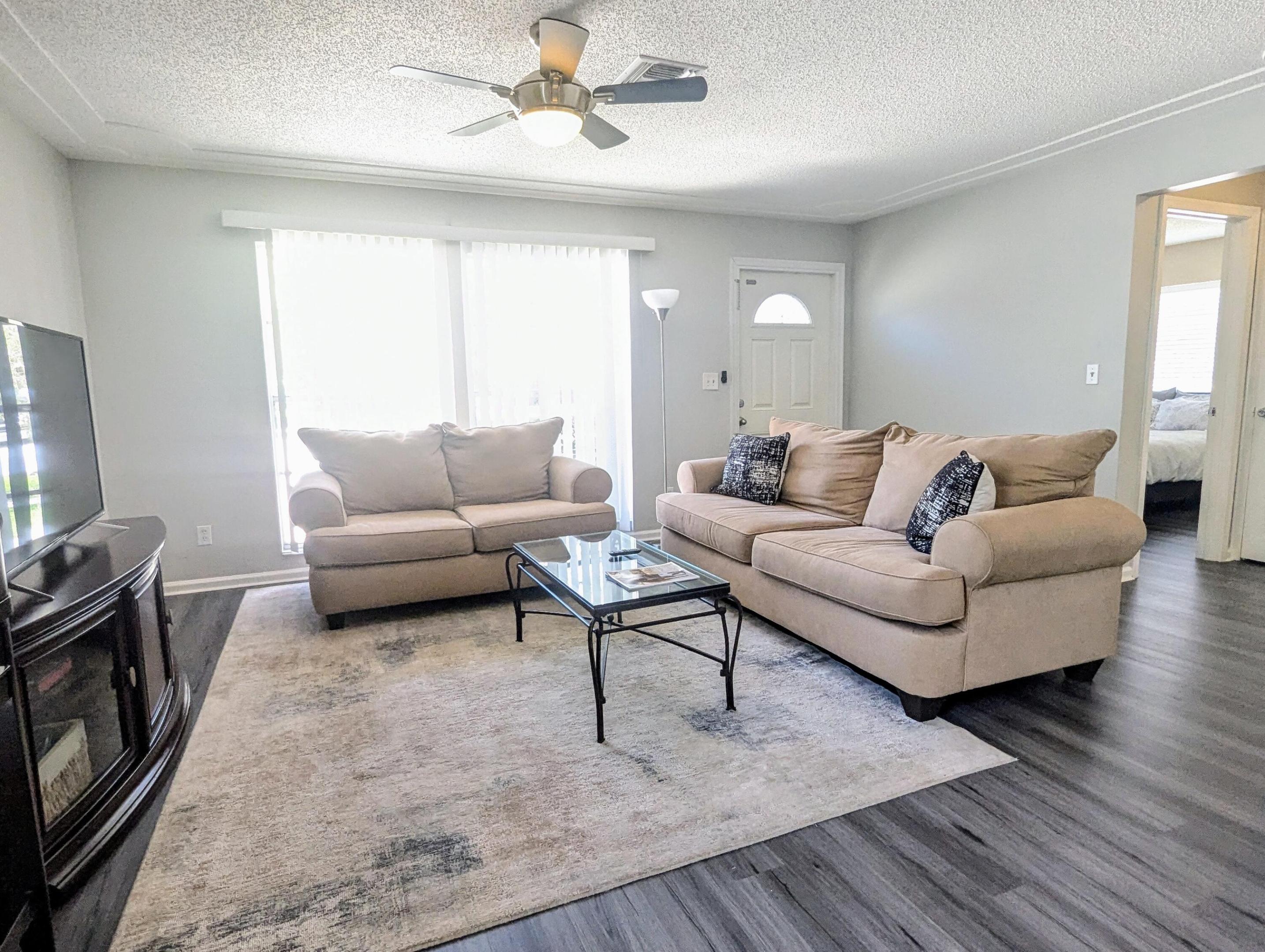1350 Riverside Circle Units A And B