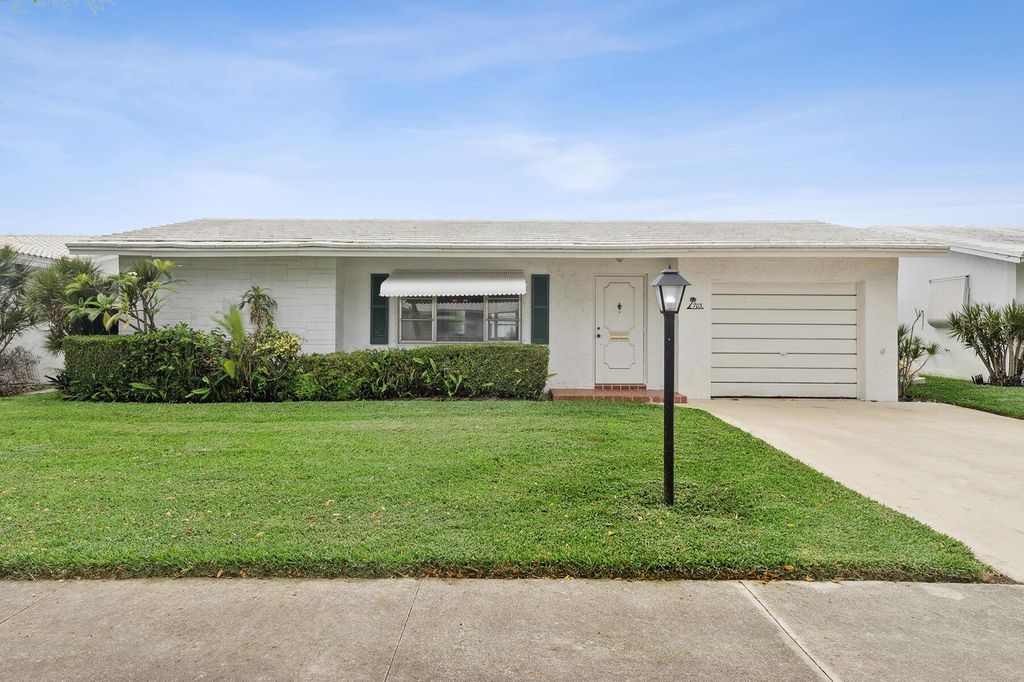 Photo of 703 SW 18th Street, Boynton Beach, FL 33426 (MLS # R11131124)