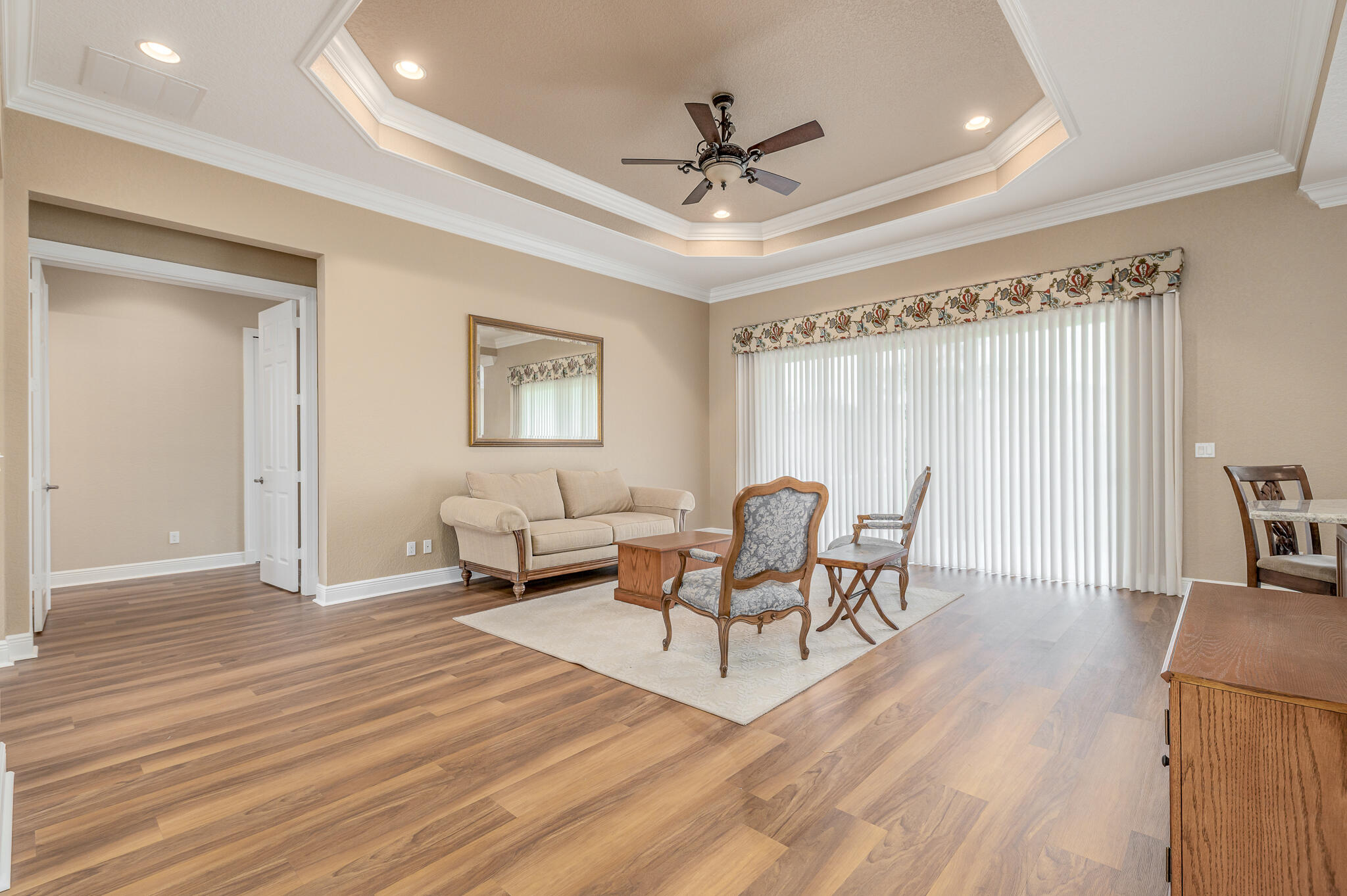 Tres Belle - Residential