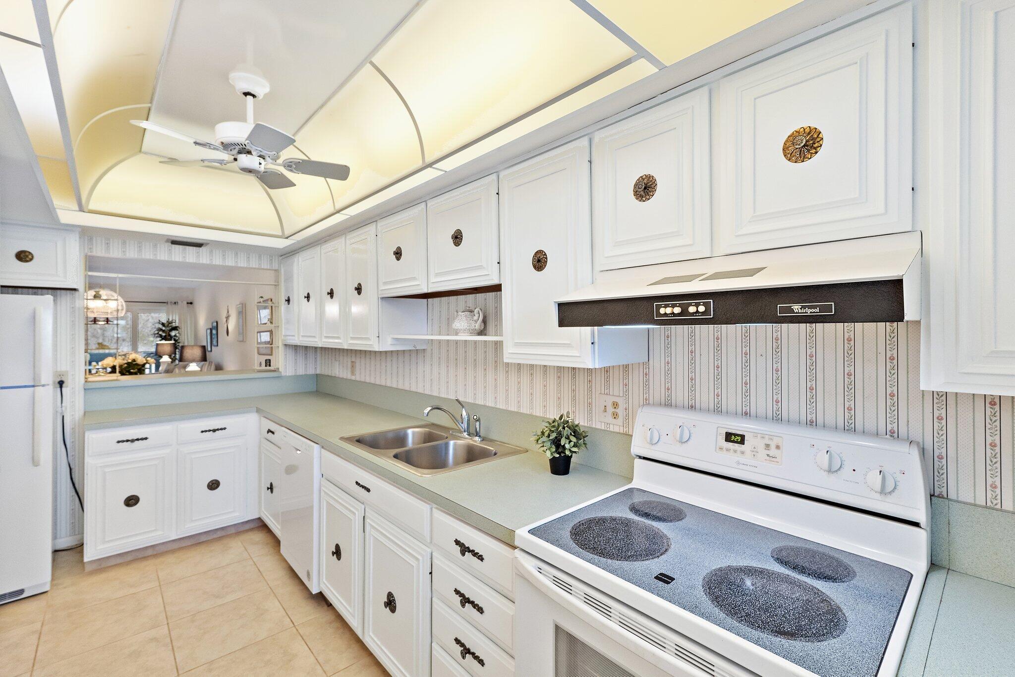 PIERPOINT YACHT CLUB CONDO - Residential