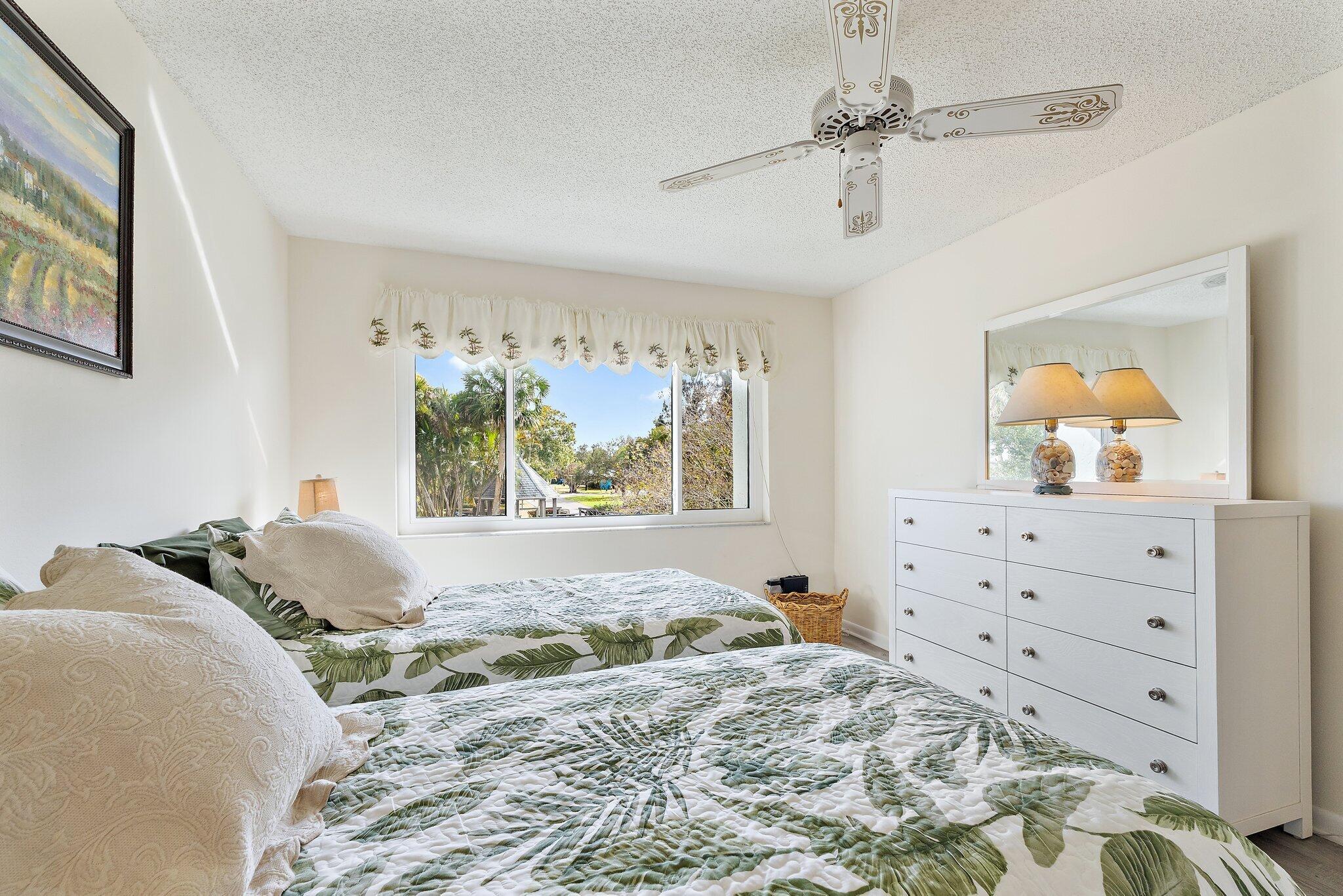 PIERPOINT YACHT CLUB CONDO - Residential