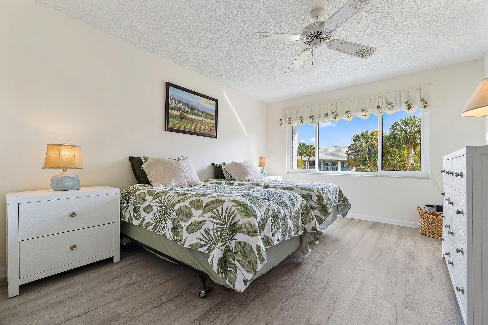 PIERPOINT YACHT CLUB CONDO - Residential