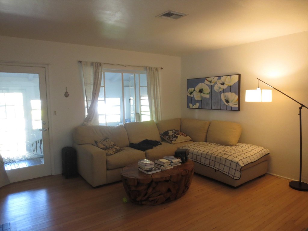 VICTORIA PARK - Residential Lease