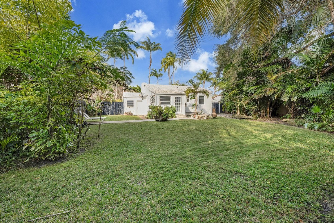 VICTORIA PARK - Residential Lease