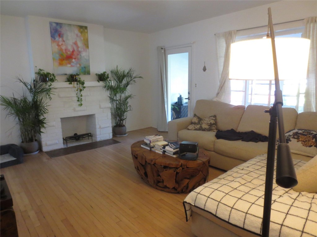 VICTORIA PARK - Residential Lease