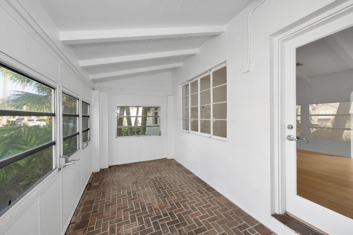 VICTORIA PARK - Residential Lease