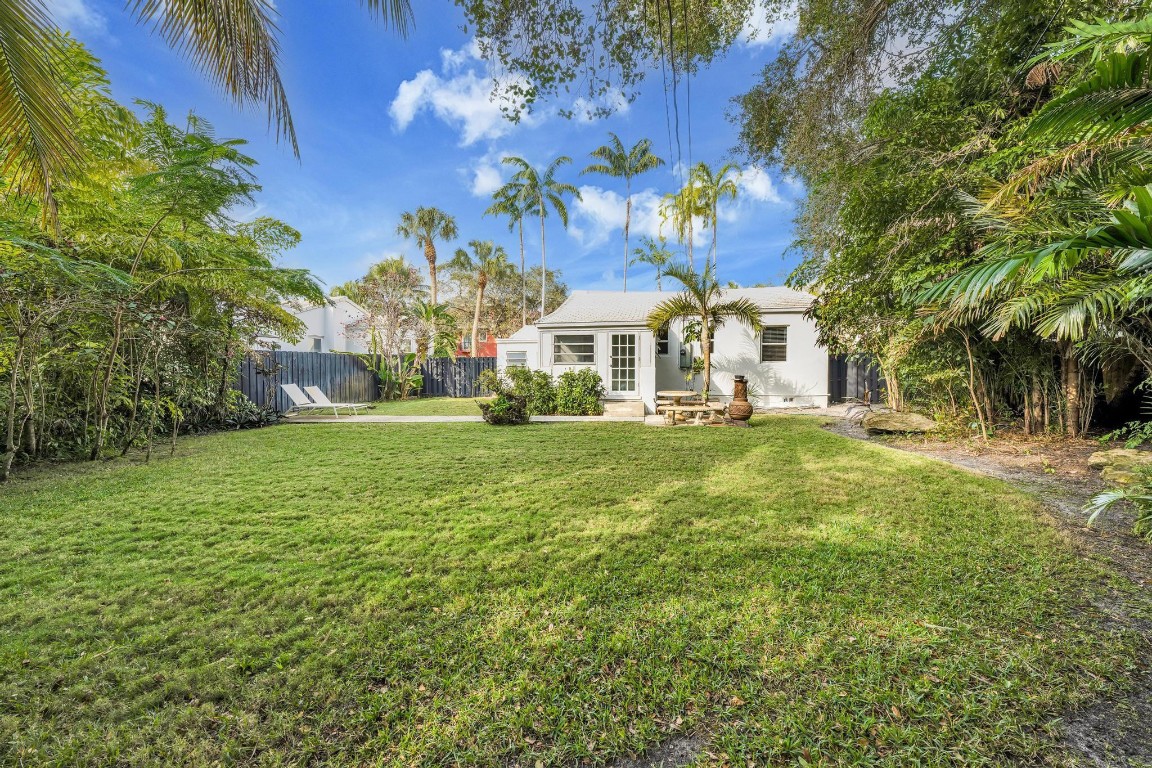 VICTORIA PARK - Residential Lease