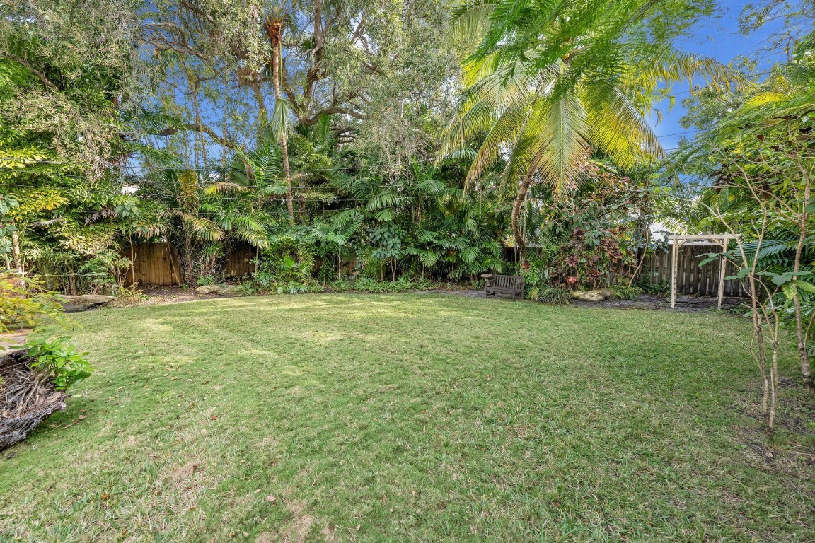 VICTORIA PARK - Residential Lease