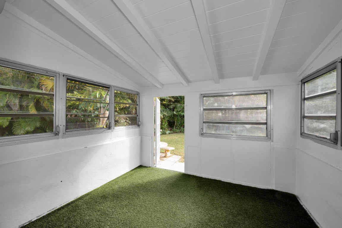 VICTORIA PARK - Residential Lease