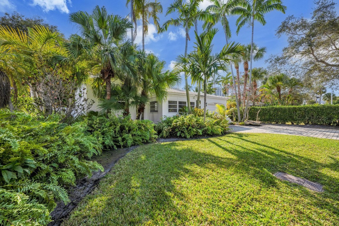 VICTORIA PARK - Residential Lease