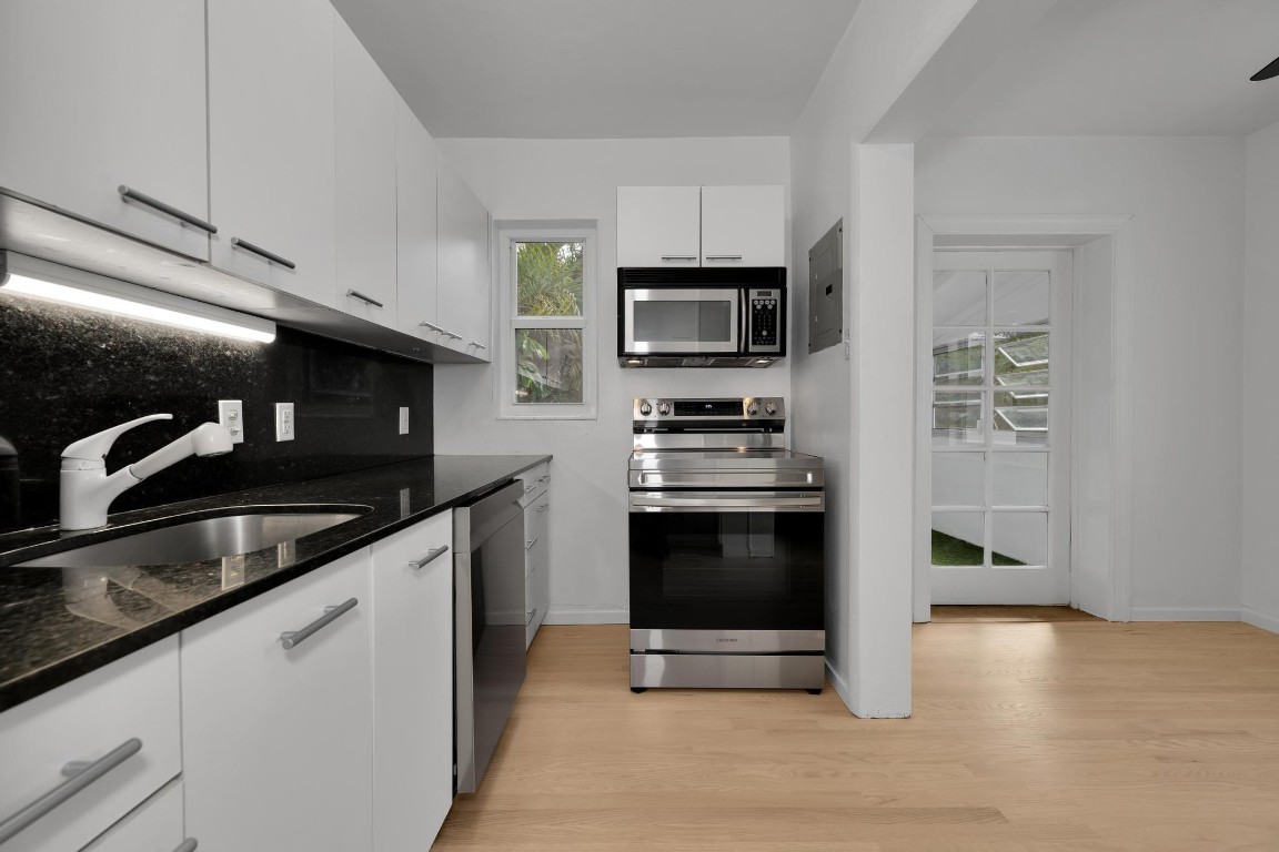 VICTORIA PARK - Residential Lease