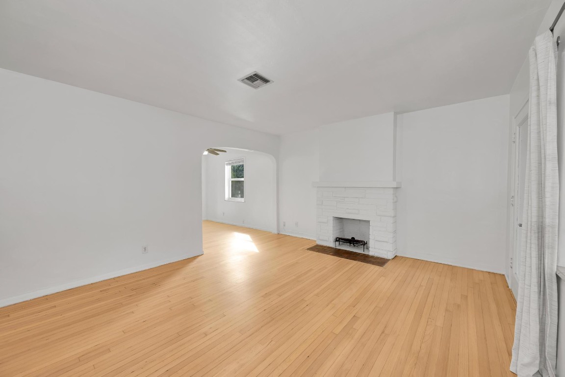 VICTORIA PARK - Residential Lease