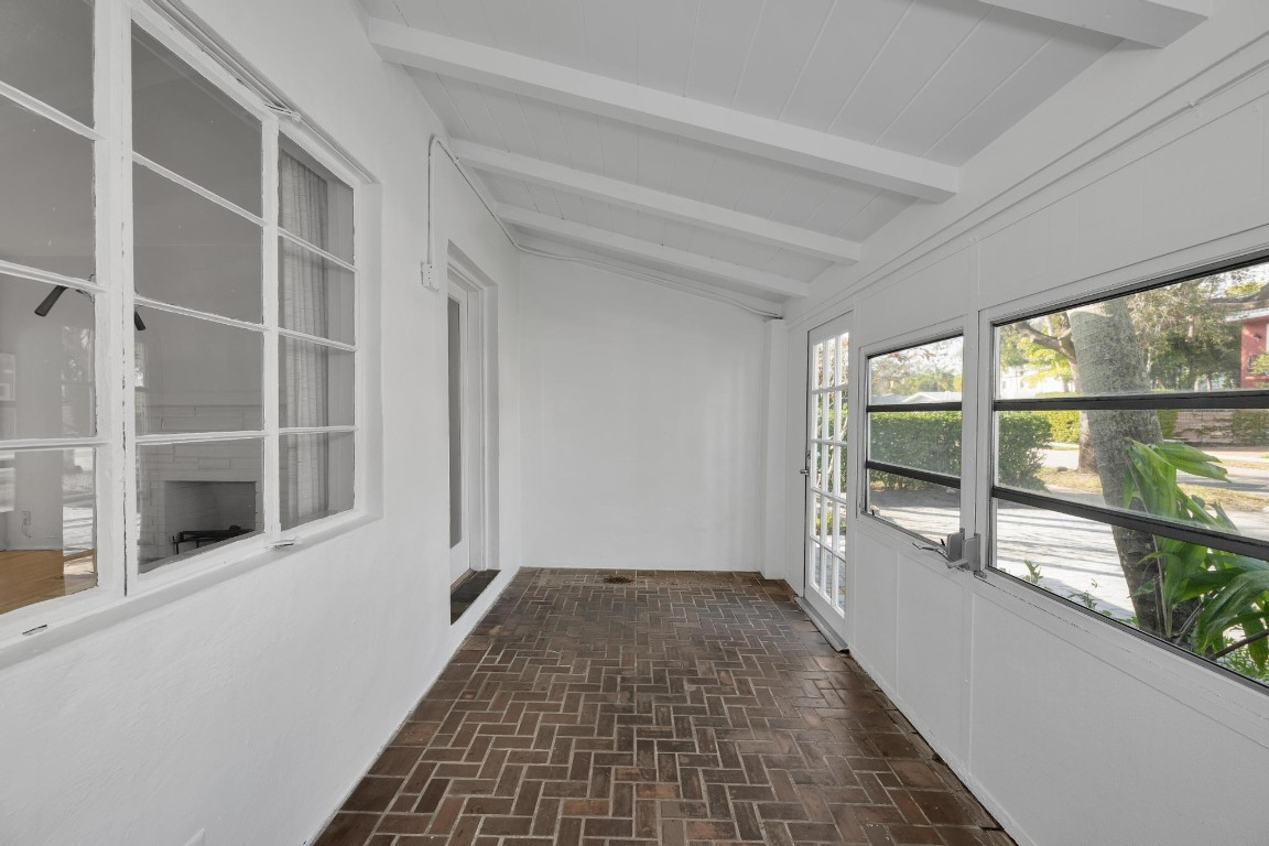 VICTORIA PARK - Residential Lease