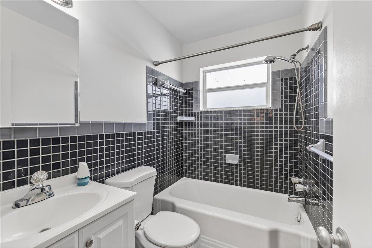 ESPANOLA CONDOMINIUM APARTMENTS - Residential