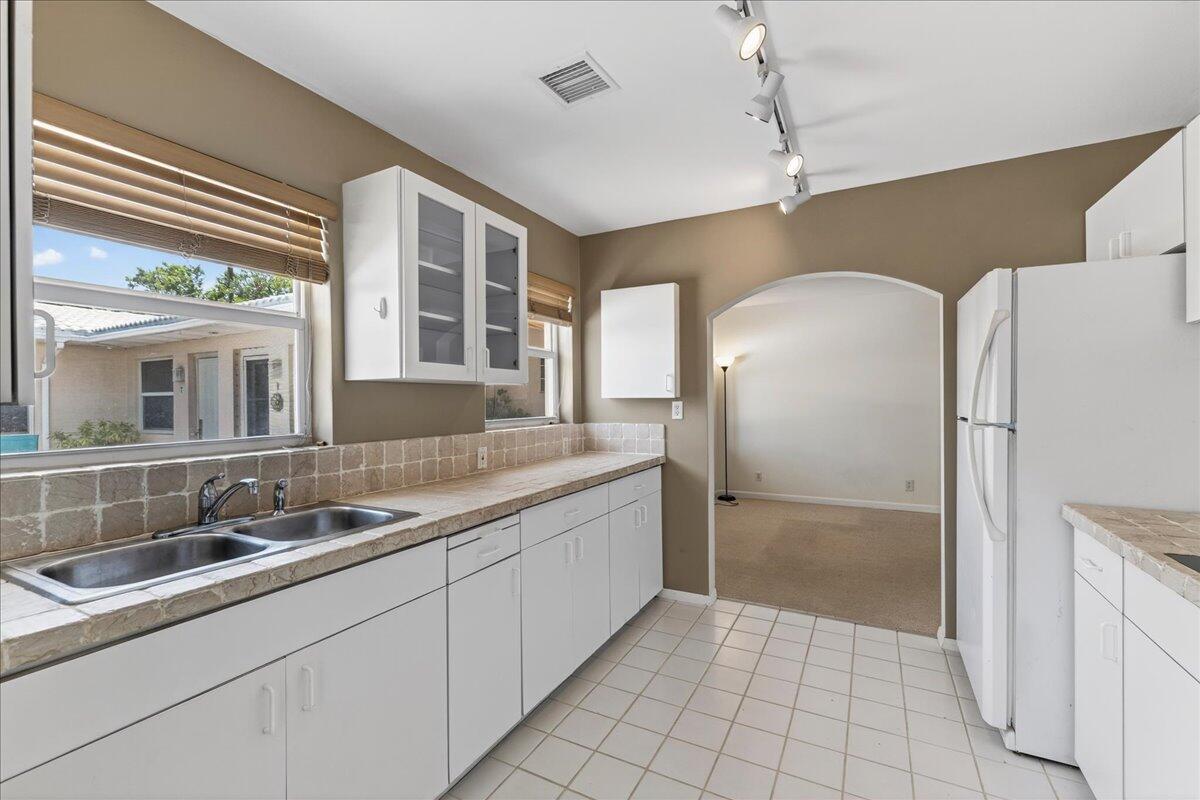 ESPANOLA CONDOMINIUM APARTMENTS - Residential