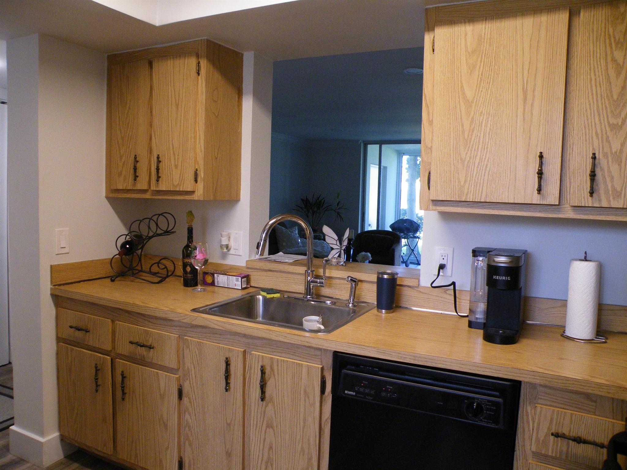 VILLAGES OF ORIOLE ABBEY - Residential Lease