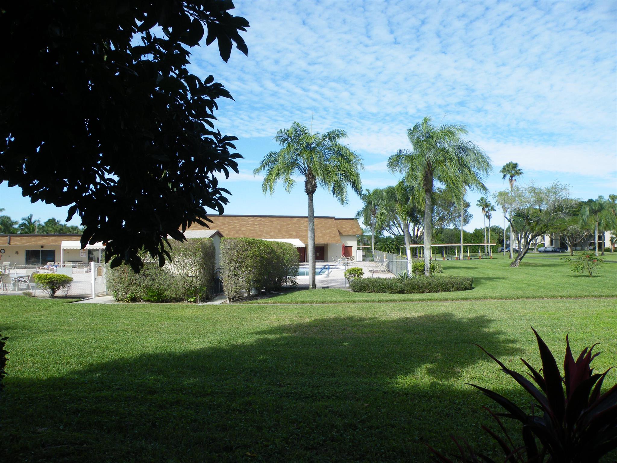 VILLAGES OF ORIOLE ABBEY - Residential Lease