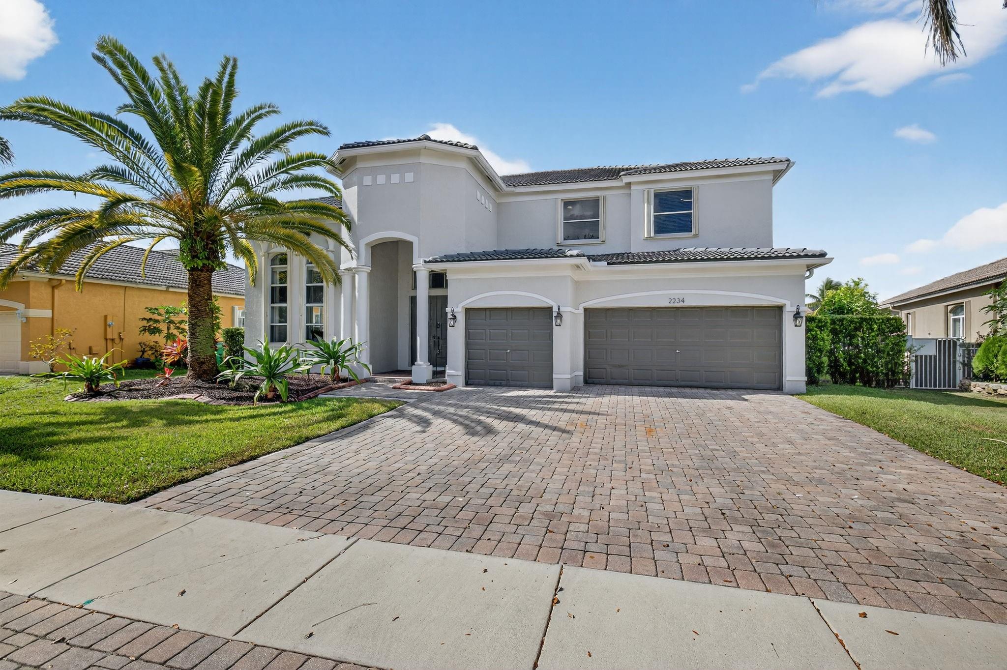 Pod 2 At Monarch Lakes 16 - Residential