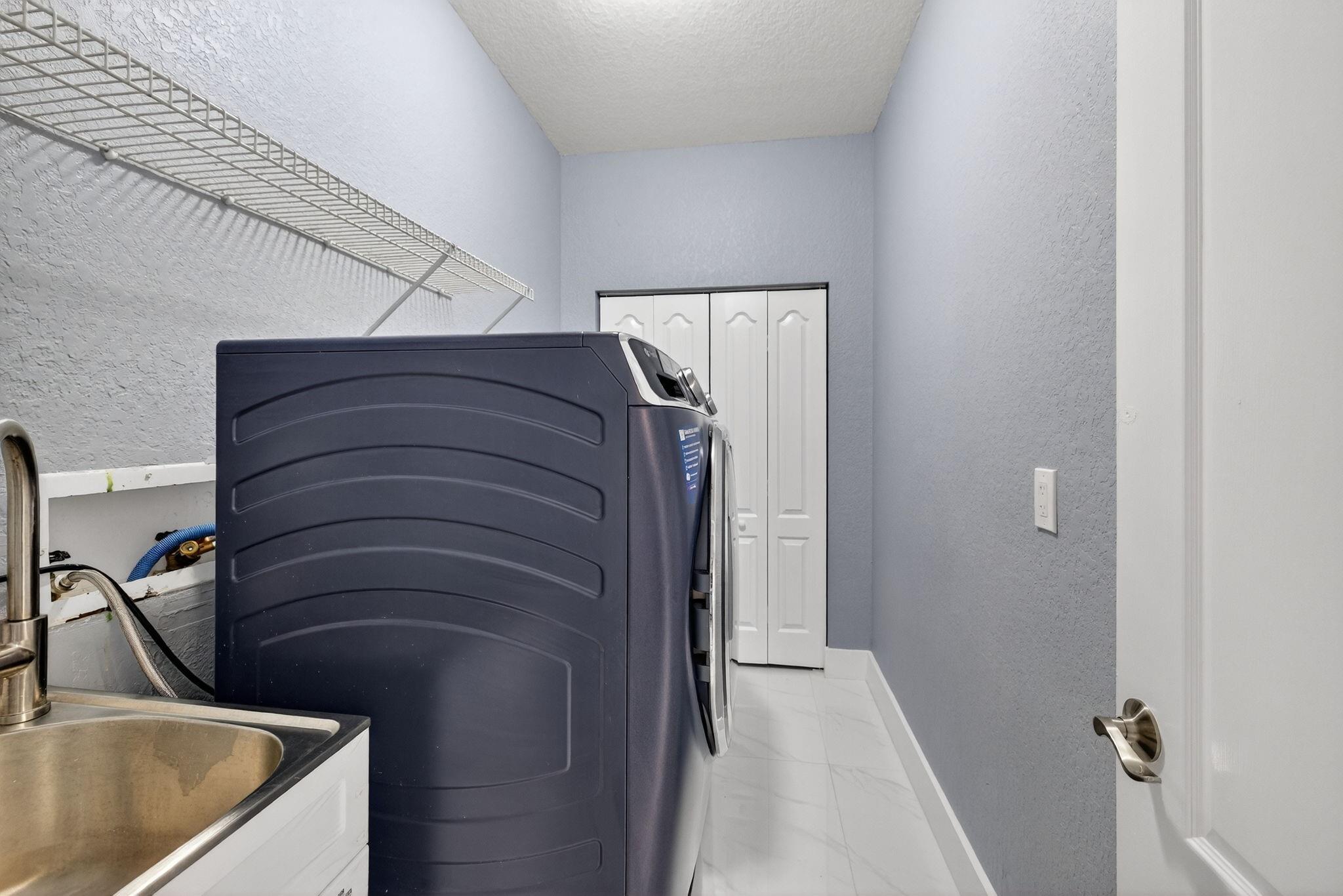 Pod 2 At Monarch Lakes 16 - Residential