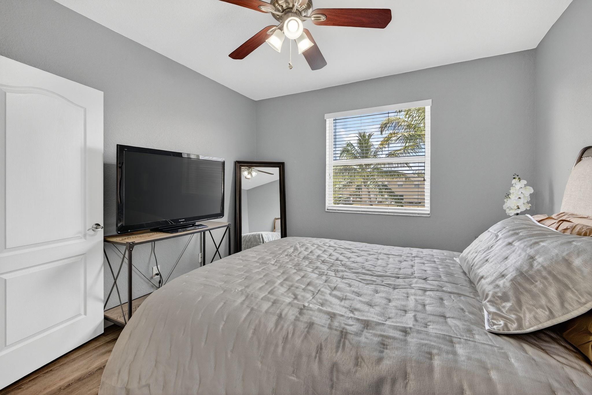 Pod 2 At Monarch Lakes 16 - Residential