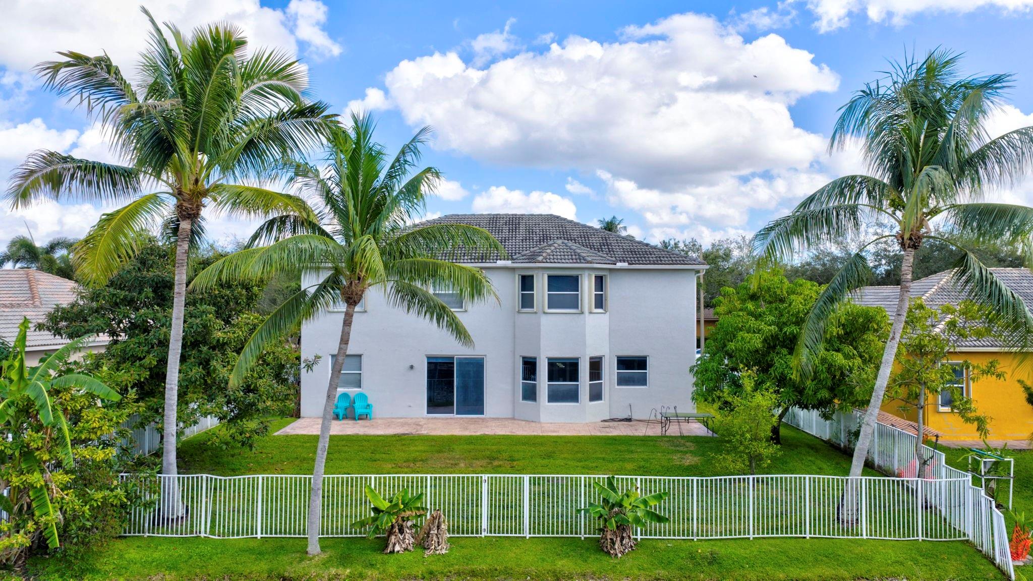 Pod 2 At Monarch Lakes 16 - Residential