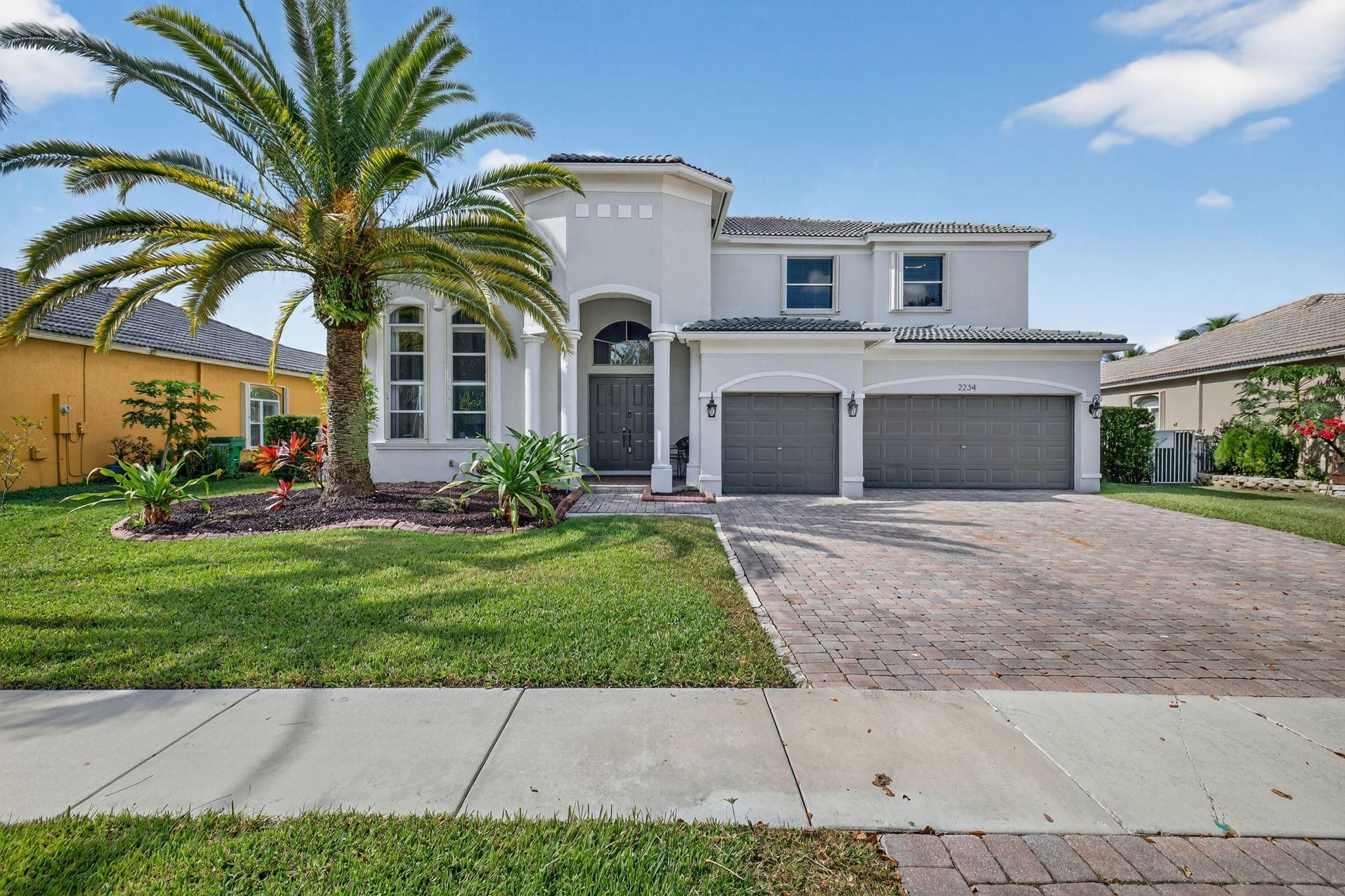 Pod 2 At Monarch Lakes 16 - Residential