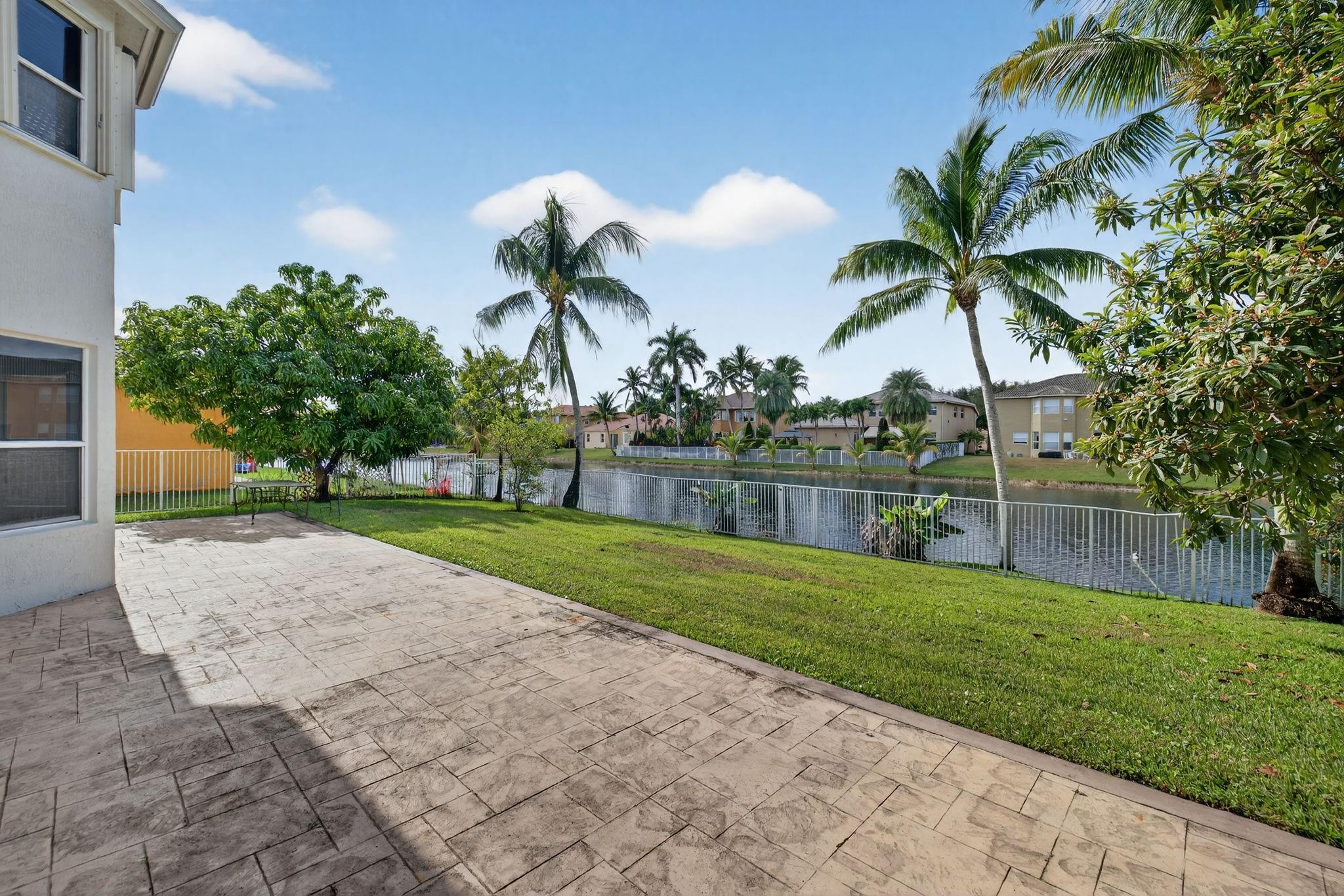 Pod 2 At Monarch Lakes 16 - Residential