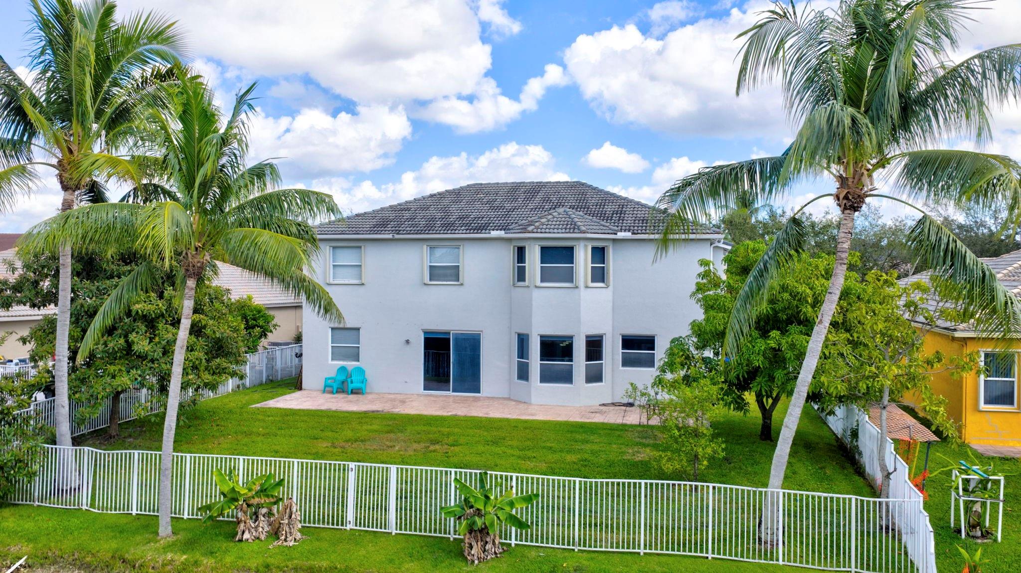 Pod 2 At Monarch Lakes 16 - Residential