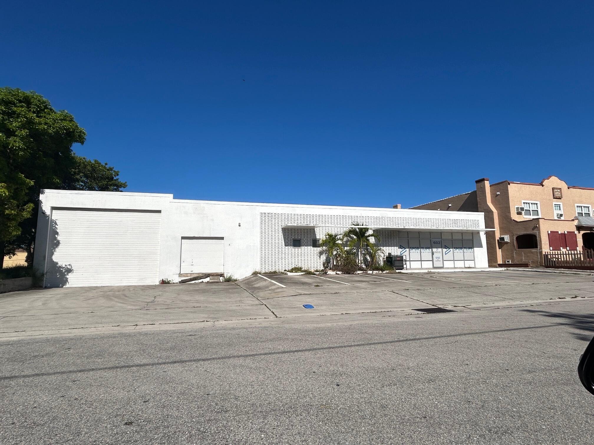 Spacious Warehouse & Office Space with Loading Dock - Prime Downtown Fort Pierce LocationThis versatile commercial space offers an excellent combination of warehouse and office features in the heart of downtown Fort Pierce.Central Location - Conveniently situated with easy access to major roads and businessesWarehouse - Expansive area ideal for storage, distribution, or operationsLoading Dock - Streamlines shipping and receivingOffice Area - Includes A/C for a comfortable work environmentRestrooms - 2 bathrooms for staff and client convenience