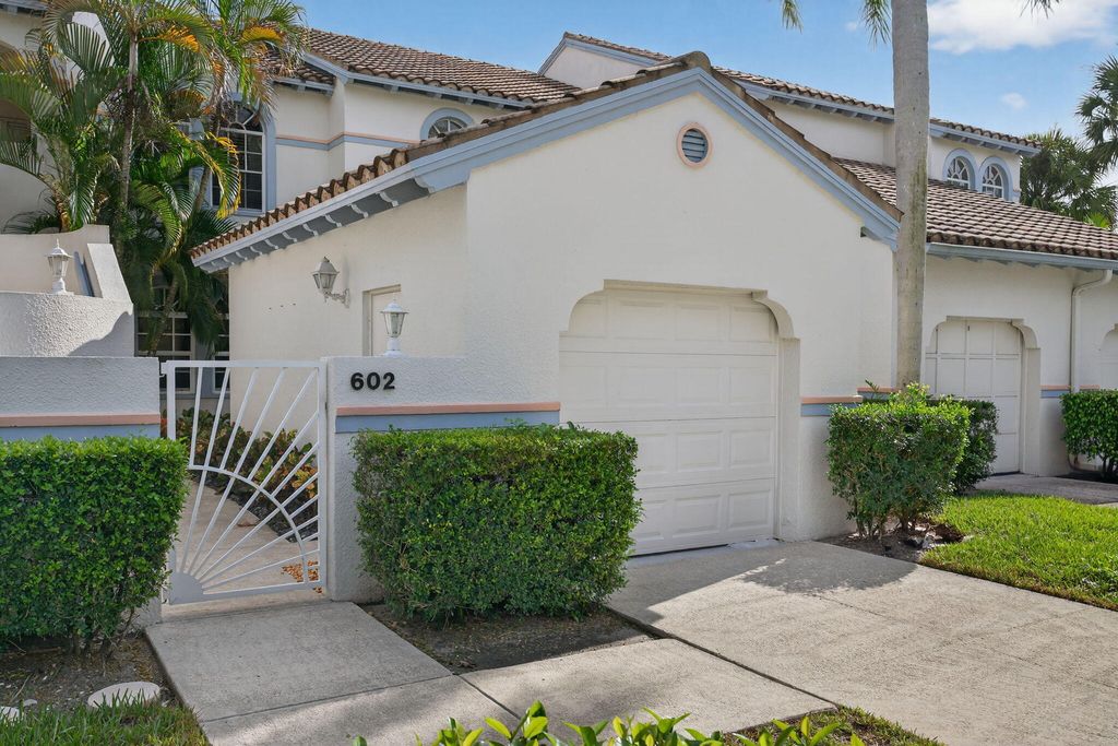 Photo of 602 Ryder Cup Circle, Palm Beach Gardens, FL 33418 (MLS # R11131786)