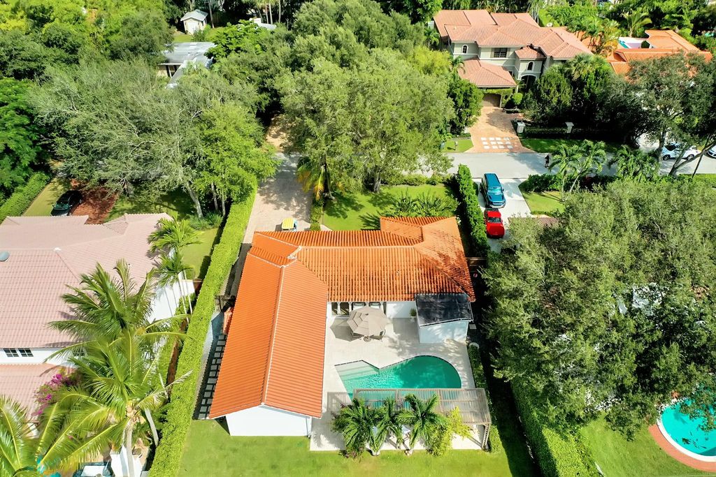 Photo of 724 NW 4th Street, Boca Raton, FL 33486 (MLS # R11089673)