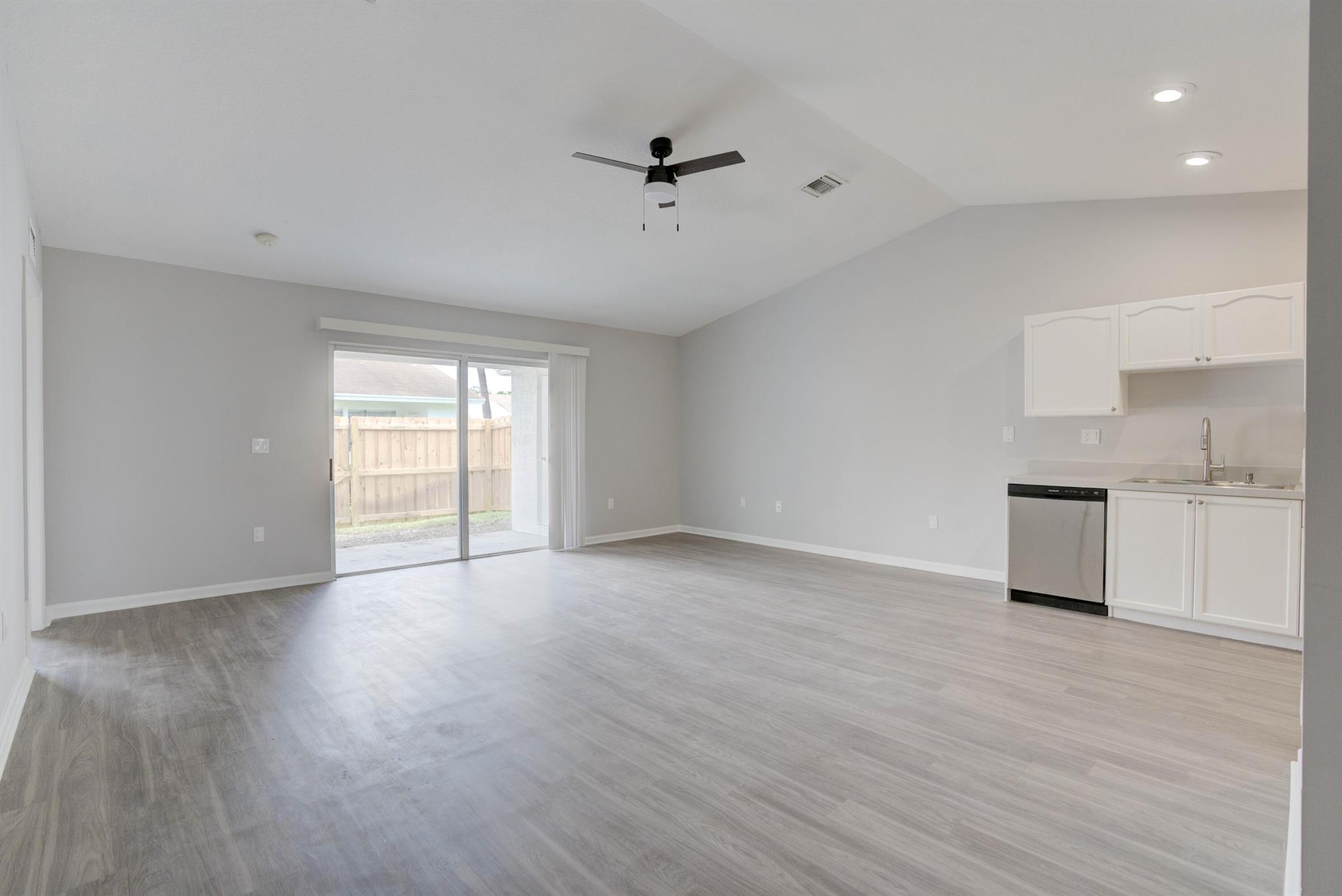 Palm Villas - Residential Lease