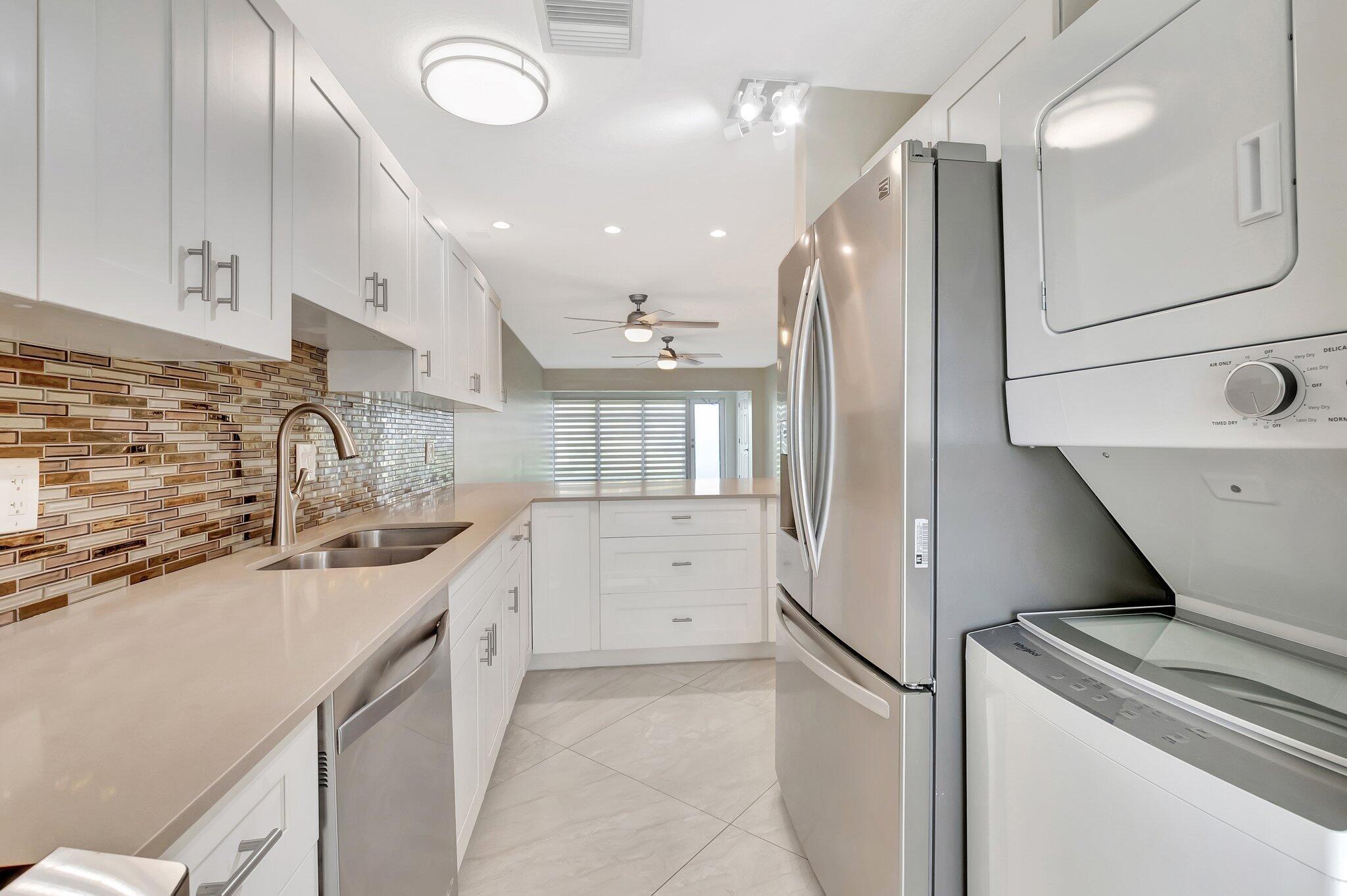 PINES OF DELRAY CONDO - Residential Lease