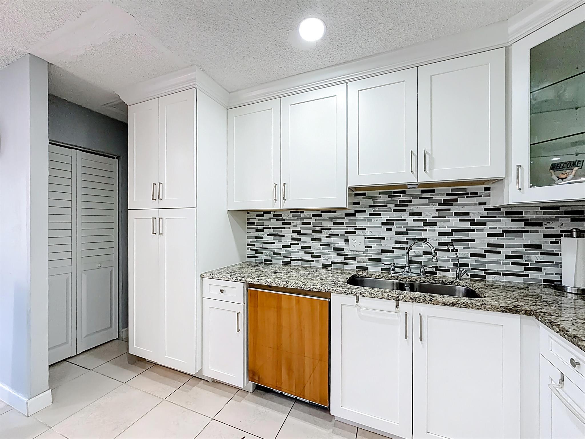 LA PINATA CONDO - Residential Lease