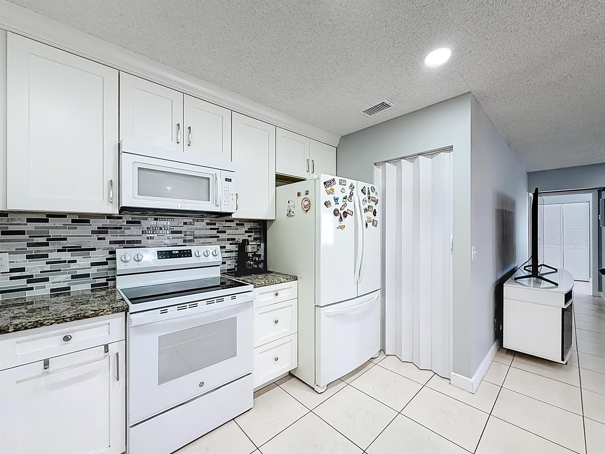 LA PINATA CONDO - Residential Lease