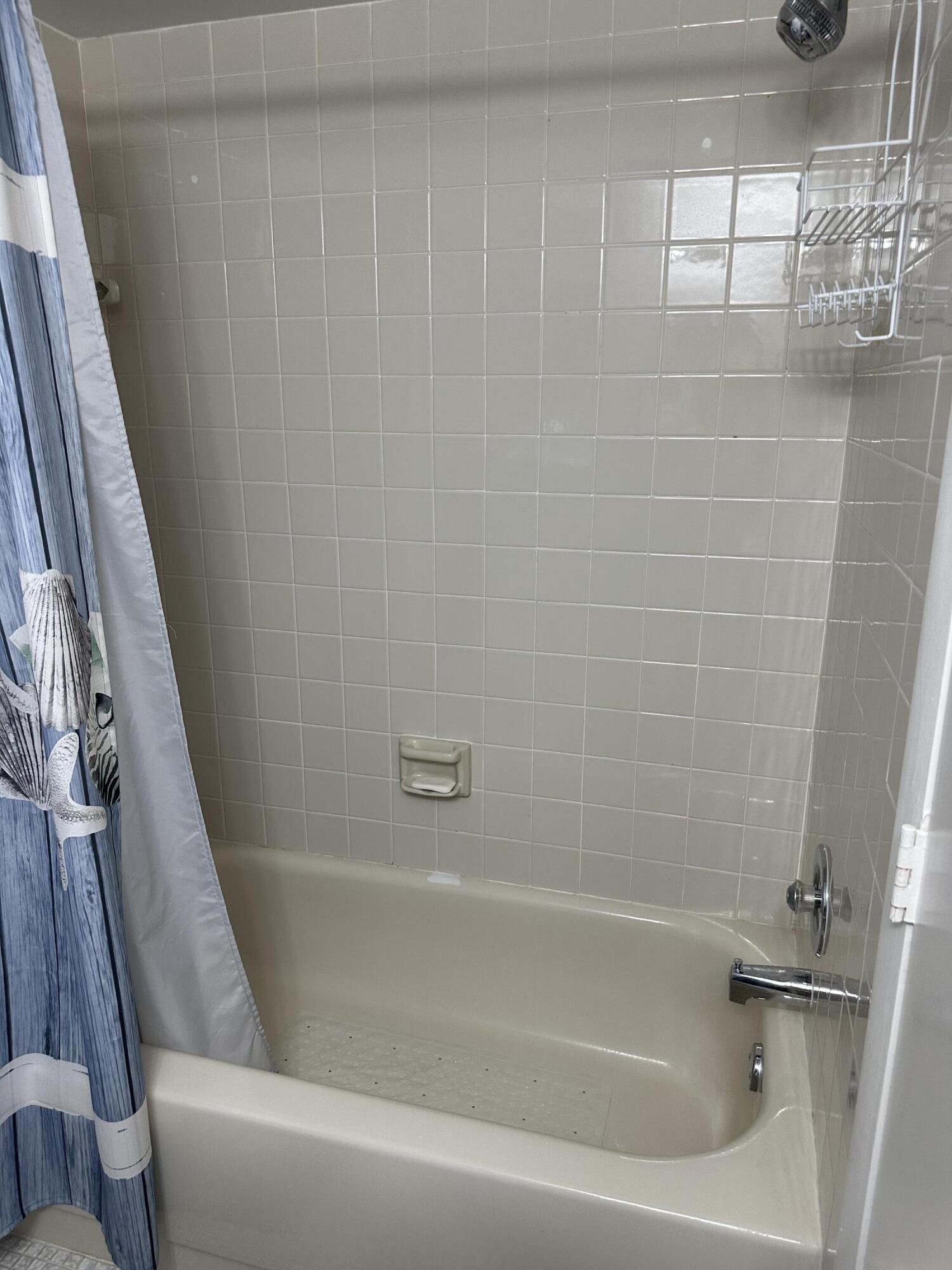 EVERGREEN I OF VILLS OF ORIOLE CONDO - Residential Lease